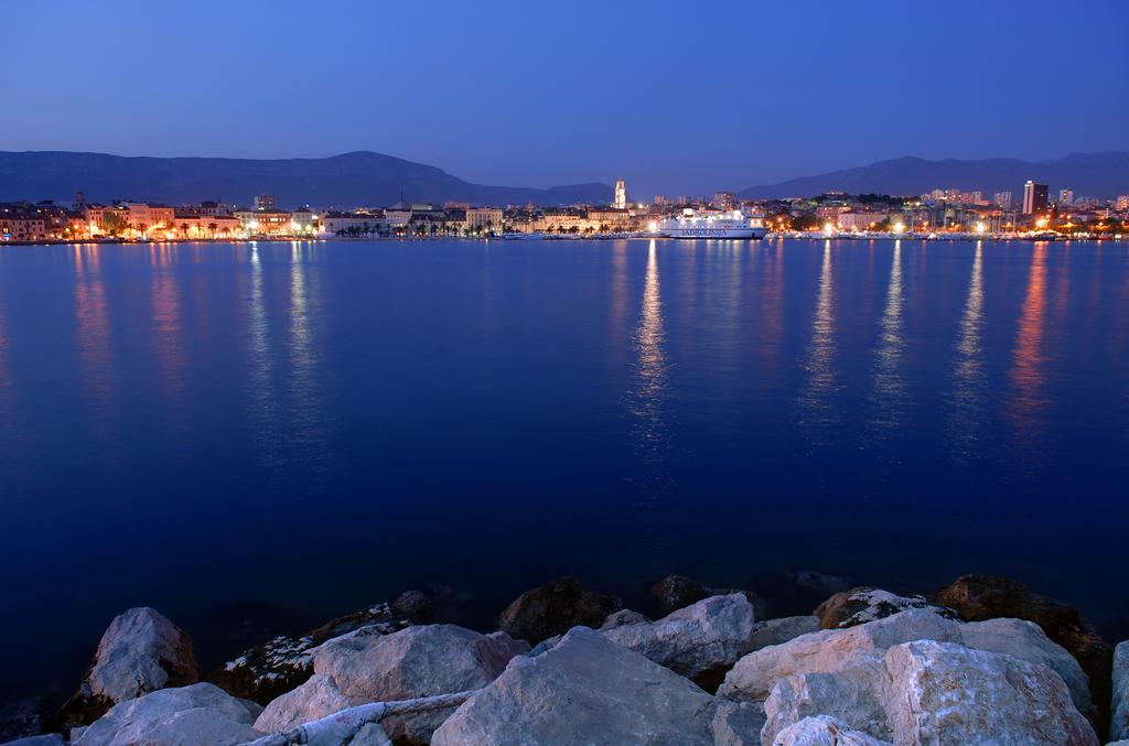 Guest House Teatrin Split Bagian luar foto