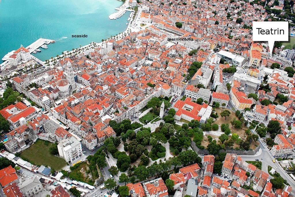 Guest House Teatrin Split Bagian luar foto