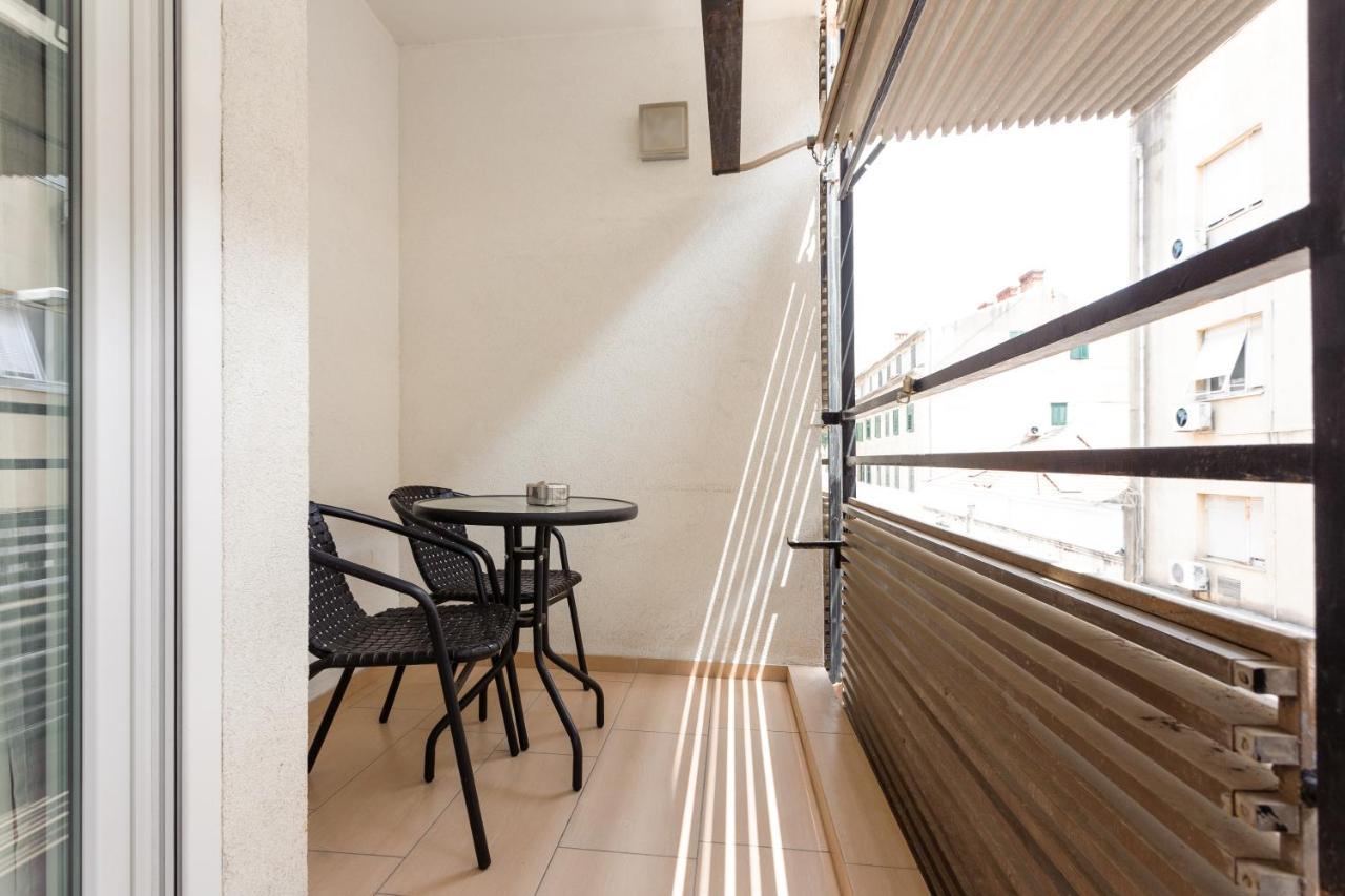 Guest House Teatrin Split Bagian luar foto