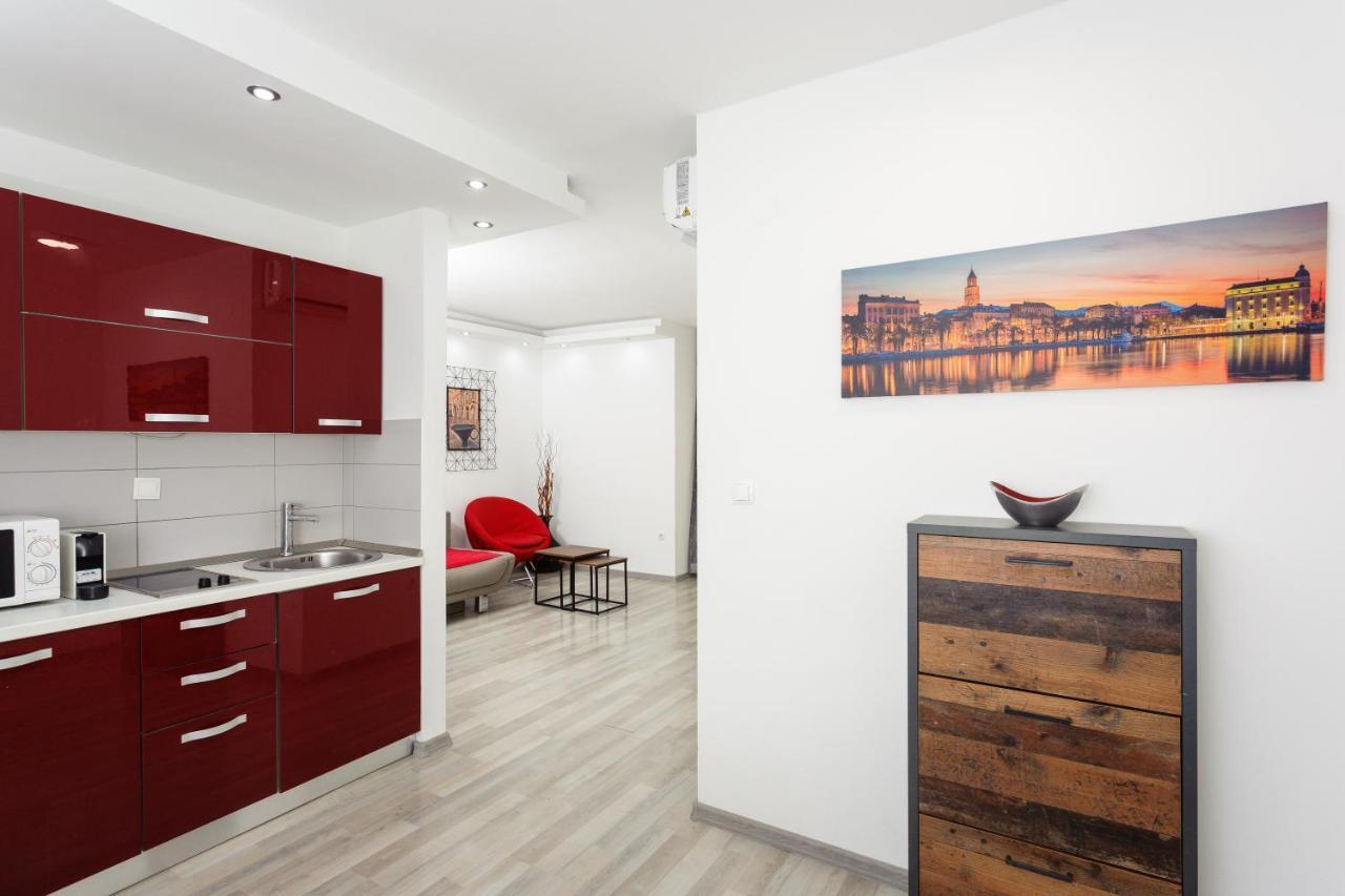 Guest House Teatrin Split Bagian luar foto