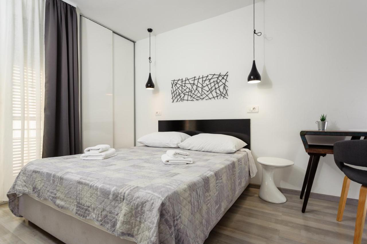 Guest House Teatrin Split Bagian luar foto