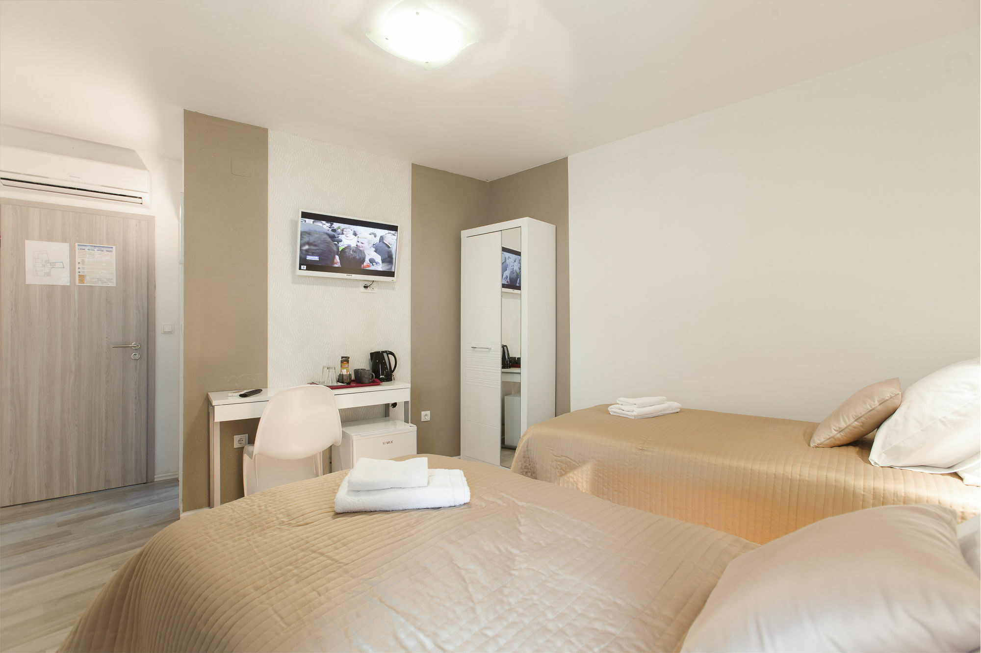 Guest House Teatrin Split Bagian luar foto